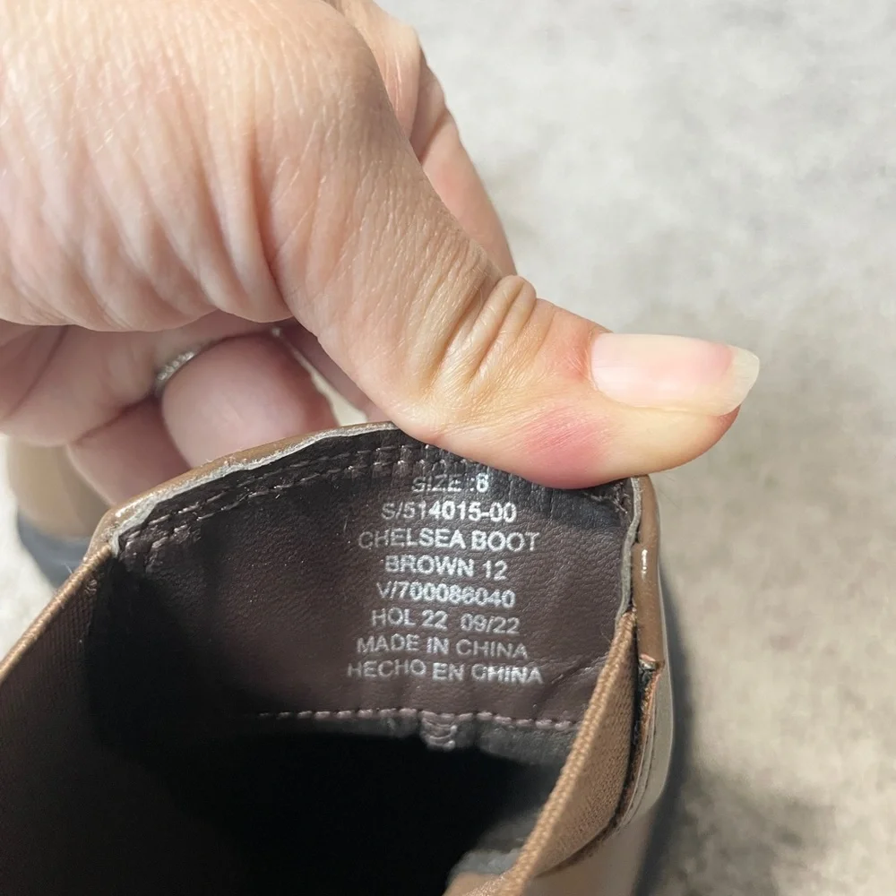 Gap Women's Brown Chelsea Boot Size 6, NWT‎